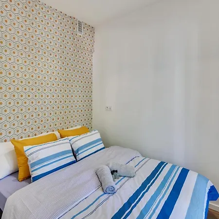 - Luxury Climatise - *