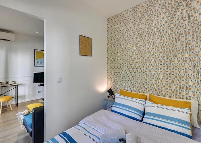 - Luxury Climatise - *